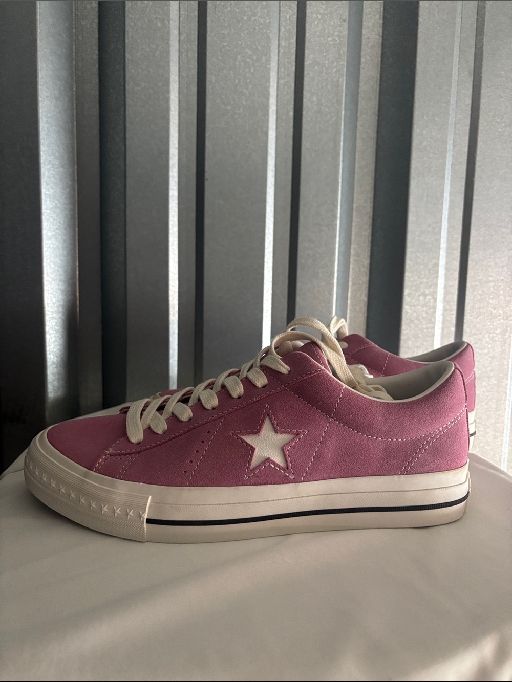 Converse One Star Low Top Sneakers in Pink and White size 9 New